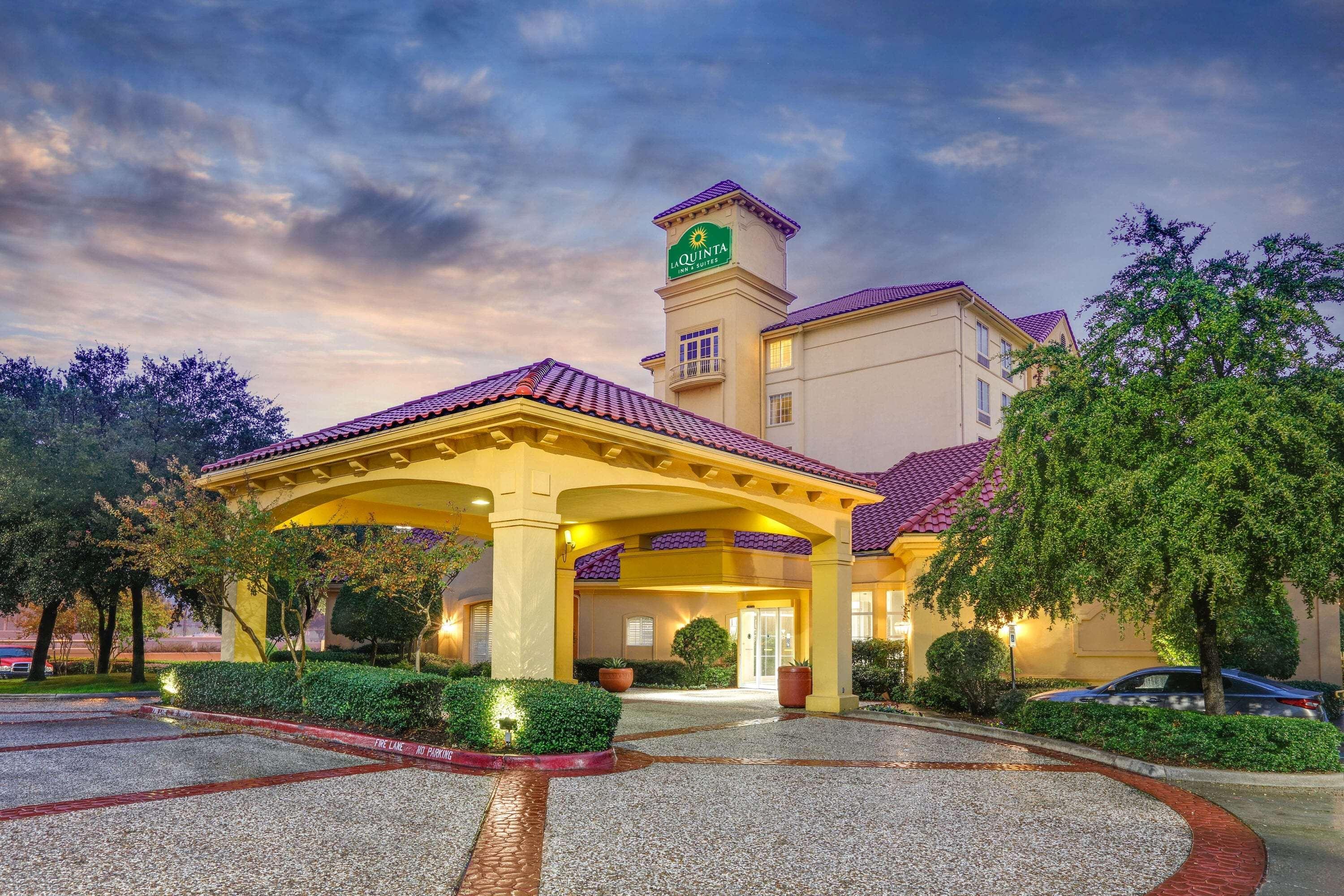 La Quinta By Wyndham Dallas North Central Exterior photo